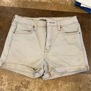 Size 4/27 wild fable Jean shorts in like new condition